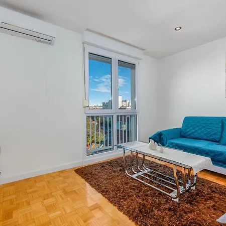 Amazing In With Kitchen Apartment