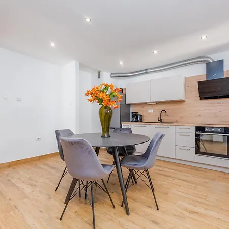 Apartment Amazing In With Kitchen